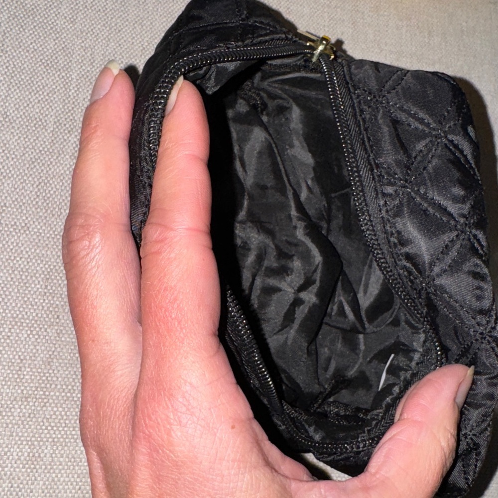 Vera Neumann “NY” Black Quilted Mini Pouch Makeup Bag-Gold Toned Zipper Pull-EUC - Picture 12 of 12